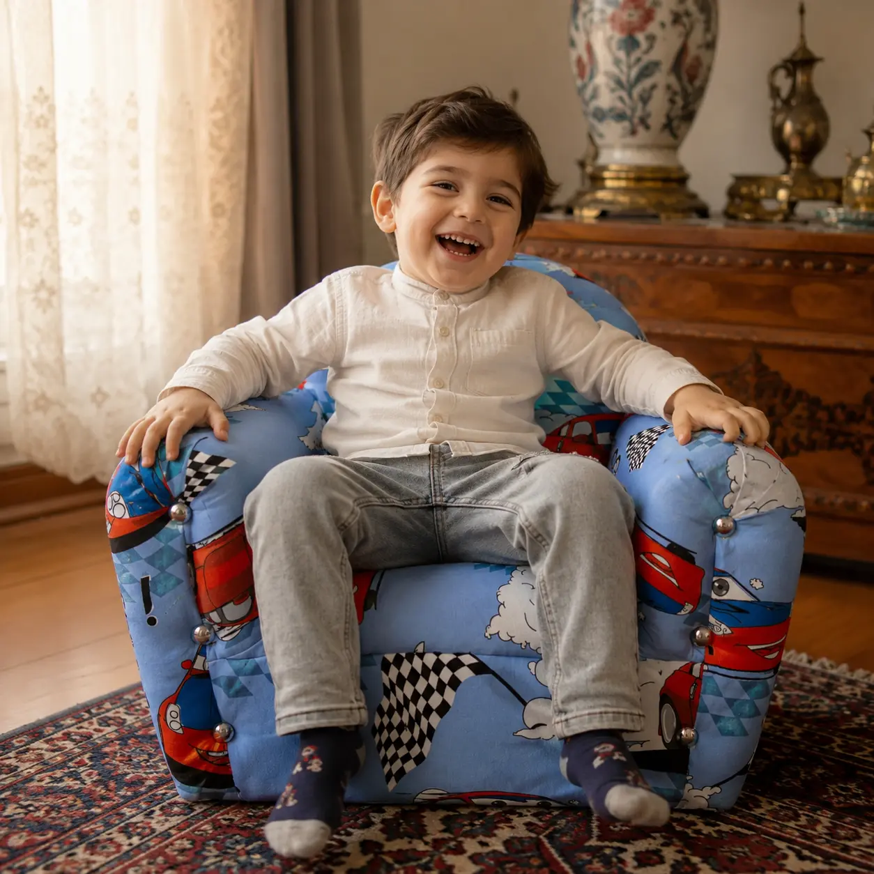 Yarış Arabası Desenli Çocuk Koltuğu